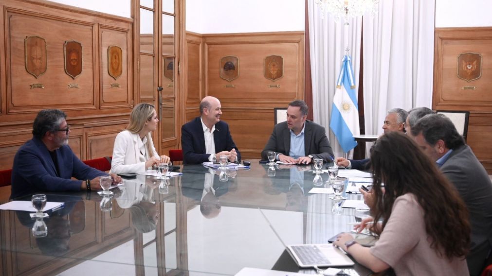 Manuel Adorni encabezó su primera reunión del Consejo de Mayo en la Casa Rosada con eje en la reforma laboral.