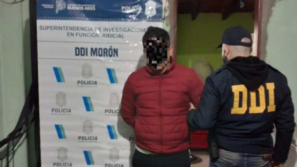 Este es uno de los delincuentes que fue capturado por los efectivos policiales en los allanamientos.