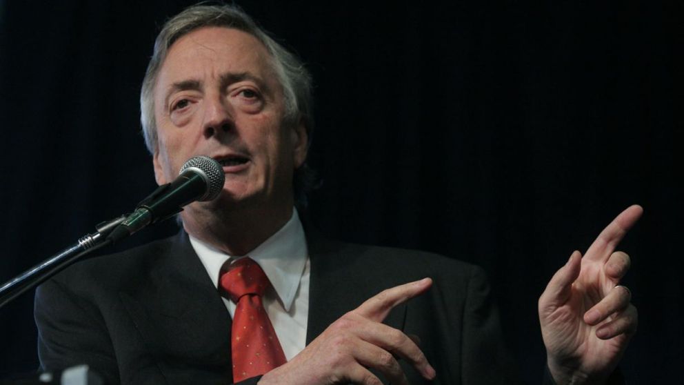 Dirigentes políticos, sociales y sindicales recordaron a Néstor Kirchner, en el décimo aniversario de su muerte.