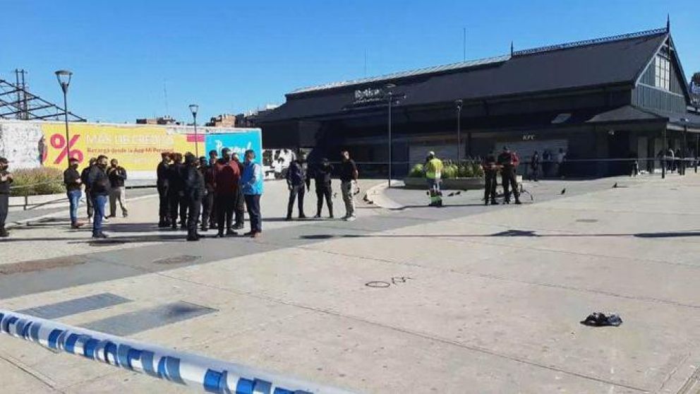 El sujeto detenido sería conflictivo con los transeúntes (Twitter).