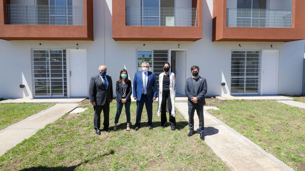 En el acto anunci� la finalizaci�n de 92 unidades habitaciones en Florencio Varela.