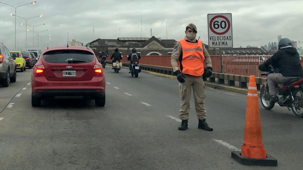 Los controles de tránsito son una pesadilla con un registro trucho (Crónica/Nahuel Ventura)