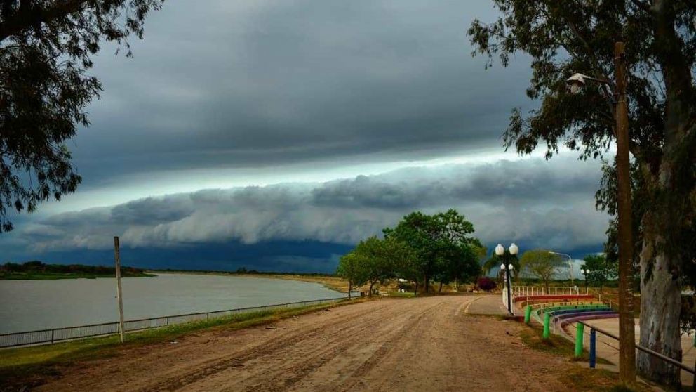 Ya hay fuertes tormentas en algunos sectores de Santa Fe (Gentileza: Fernando Nini)