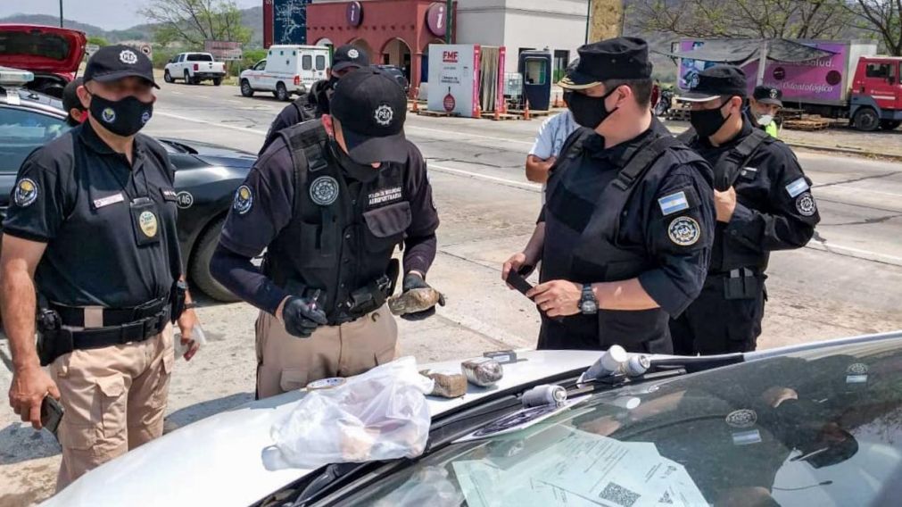 Capturan a organización criminal que traficaba pasta base en Salta.