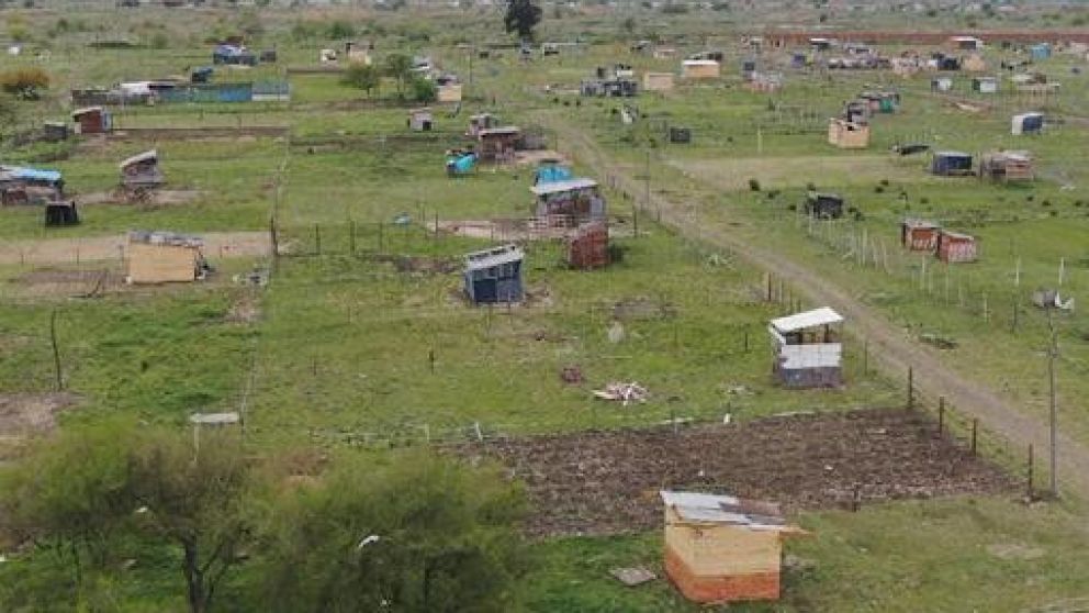 Abad: "Naturalizar las usurpaciones a la propiedad privada pone seriamente en riesgo la paz social".