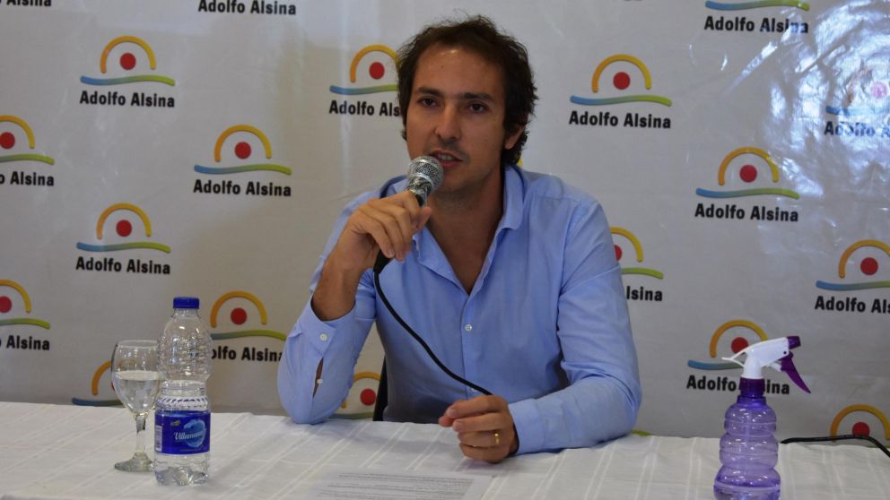 Javier Andrés, intendente de Adolfo Alsina, confirmó el primer caso de coronavirus en su municipio (Twitter).