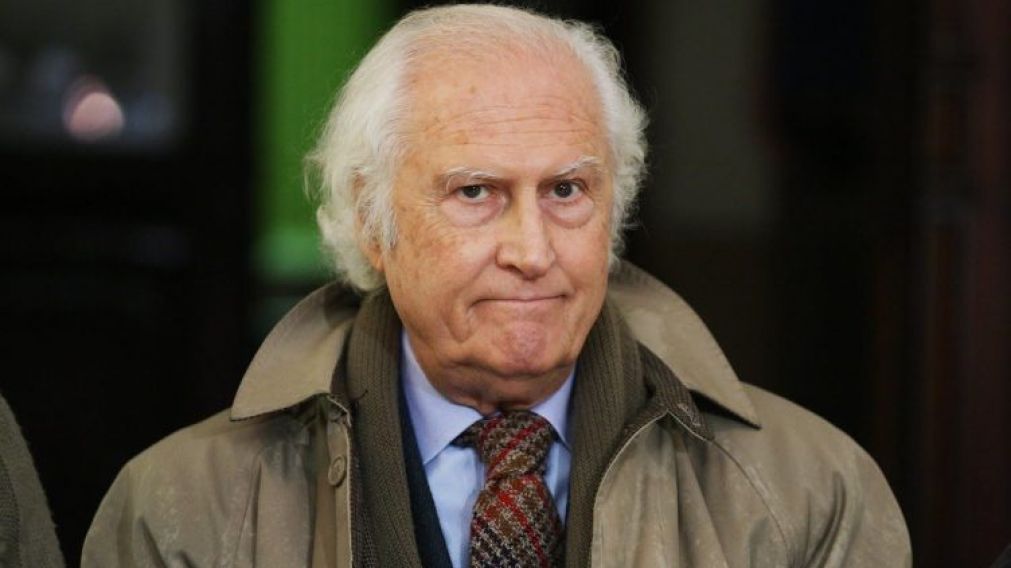 Pino Solanas, internado por coronavirus, dijo que su estado es "delicado".