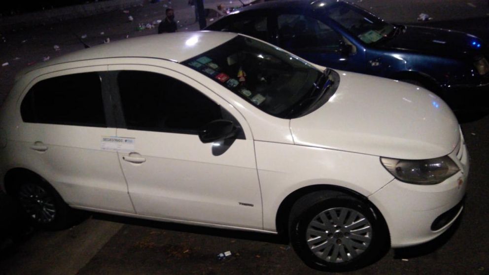 Uno de los autos utilizados como "boliche".