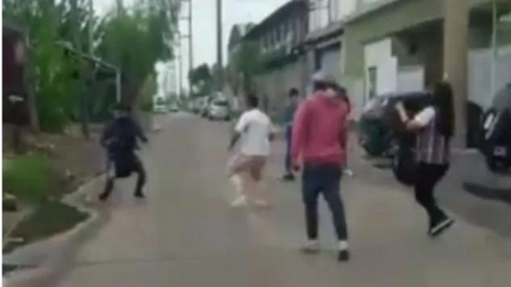 El grupo "Verdad Animal" se reúne en puerta de diferentes mataderos para "despedir" a los animales.