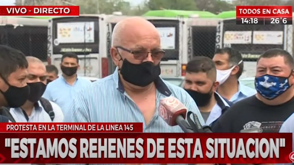 Los choferes de la línea 145 recibieron amenazas de sus pares que no los dejan salir a trabajar. (Captura video)