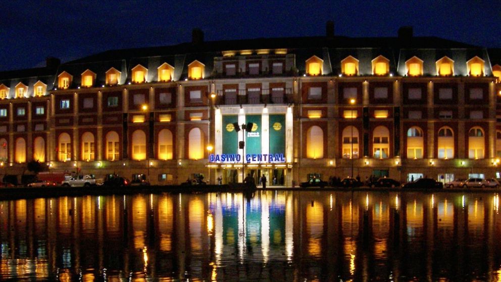 El emblemático Casino de Mar del Plata no recibirá a turistas esta temporada.