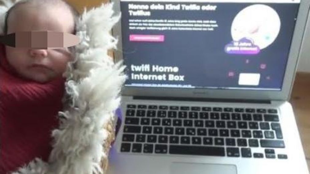 Una pareja llamó Twifia a una beba para ganar conexión a Wifi durante 18 años.