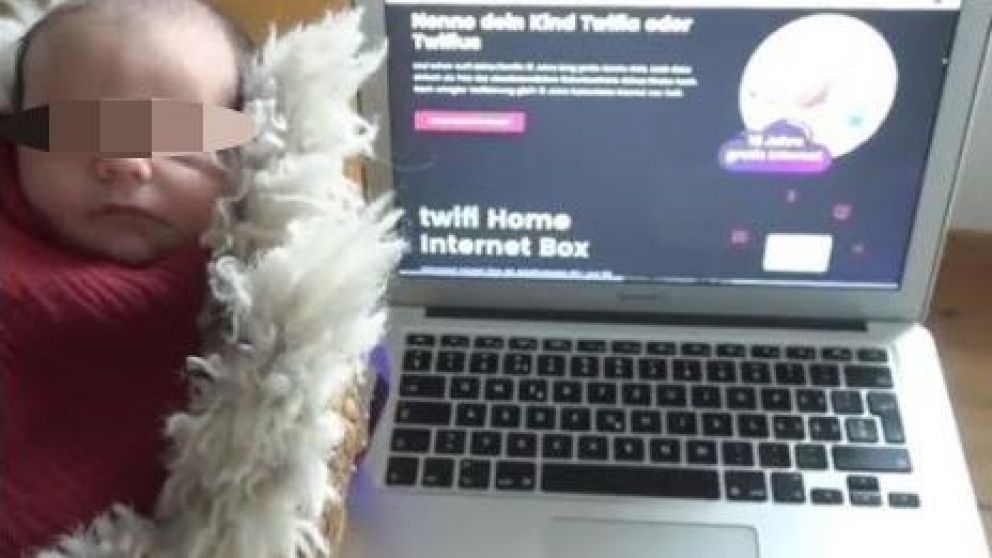 Una pareja llamó Twifia a una beba para ganar conexión a Wifi durante 18 años.