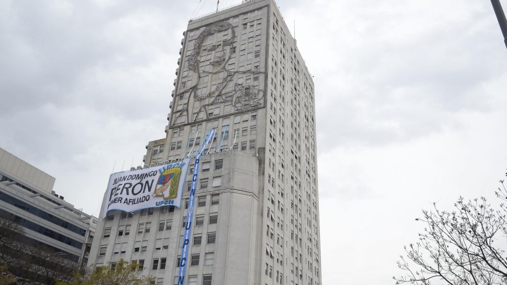 Encendieron el mural de Evita (Fernando Pérez Ré-Crónica).