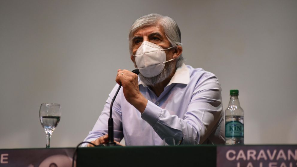 Hugo Moyano encabezó la conferencia de prensa que se realizó desde la sede de Smata (Jonatan Moreno/Crónica).