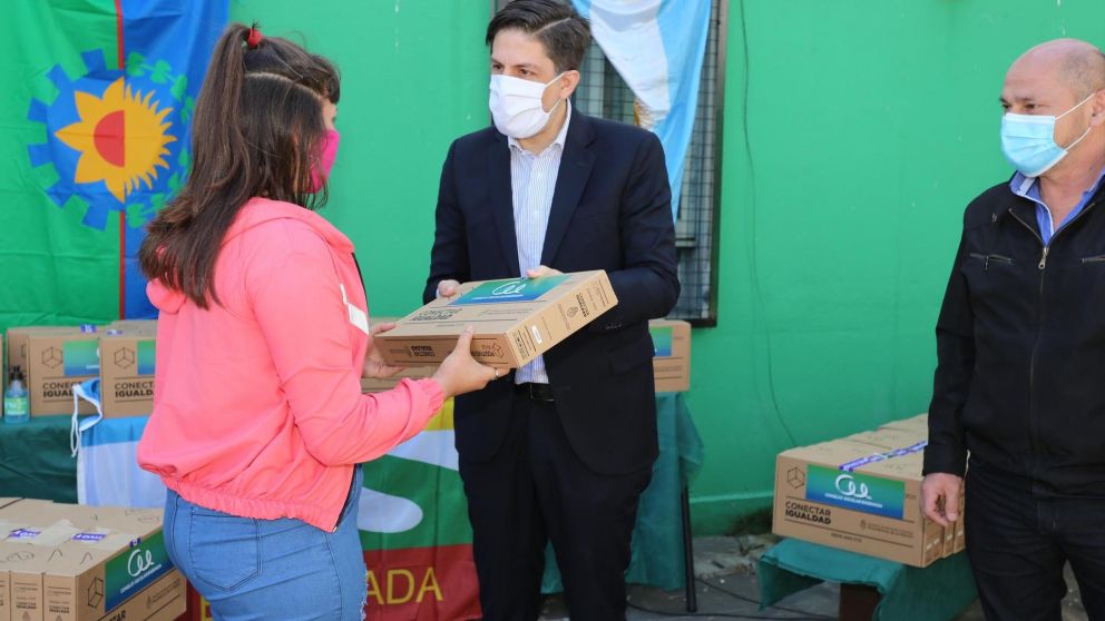 Nicolás Trotta está aislado: es contacto estrecho del intendente Mario Secco, quien dio positivo de coronavirus.