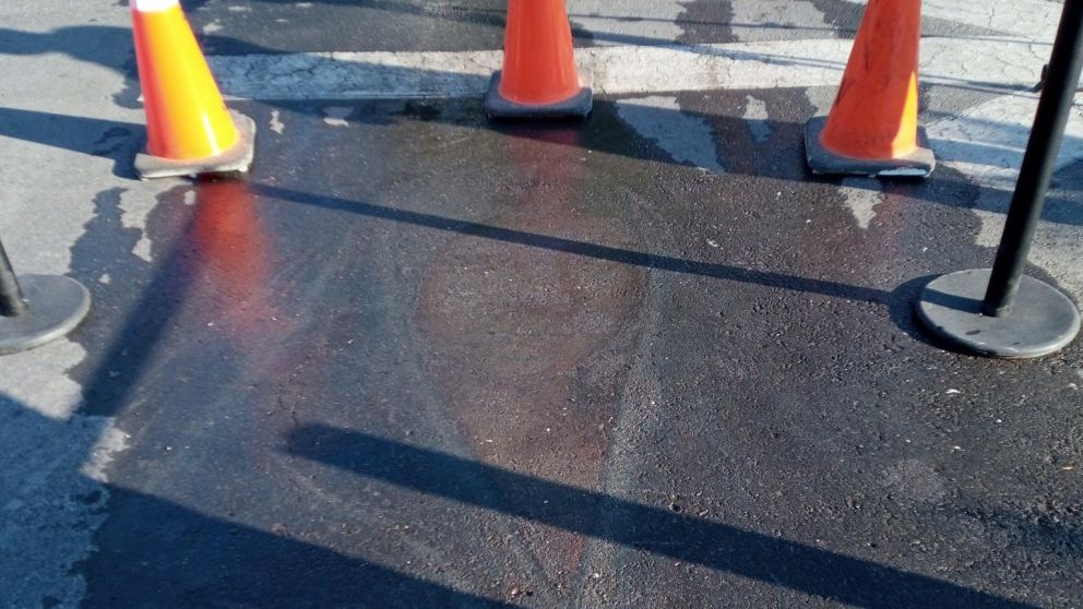 En México, reapareció la imagen de una virgen en un estacionamiento municipal.