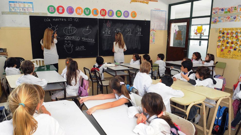 Los chicos en las aulas, la postal que todos ansían (Crónica).
