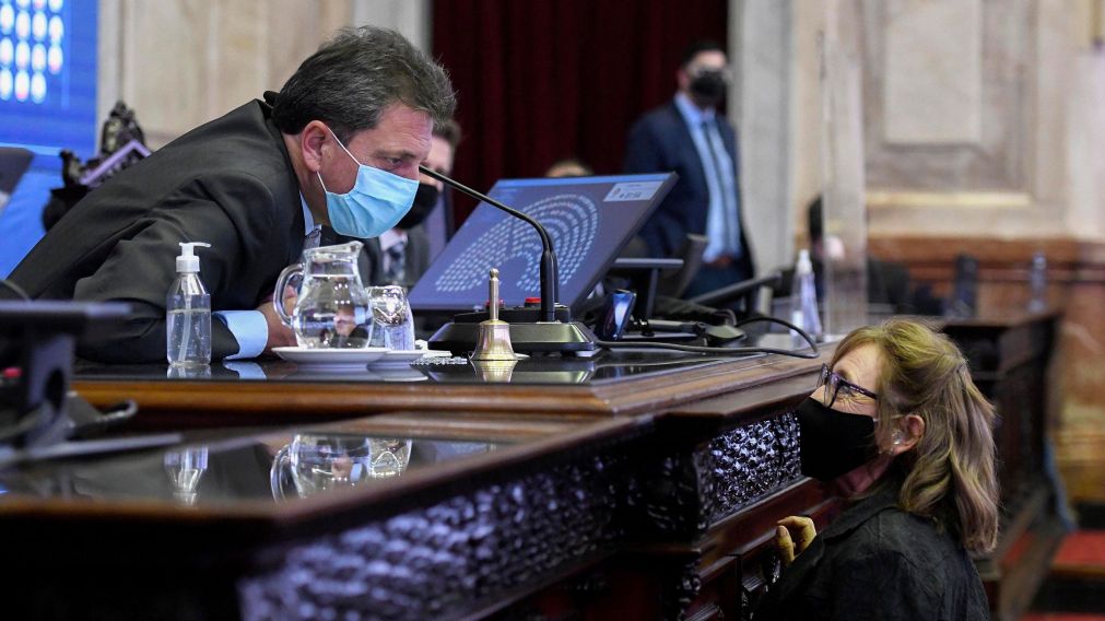 El presidente de la Cámara baja, Sergio Massa, junto a la diputada Alcira Figureoa. (Télam)