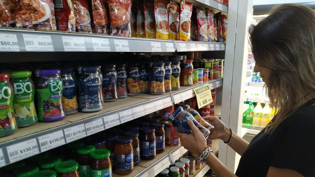 Yerba, aceite, vinos y harinas, entre los que m�s aumentaron. (Foto: Jonatan Moreno)