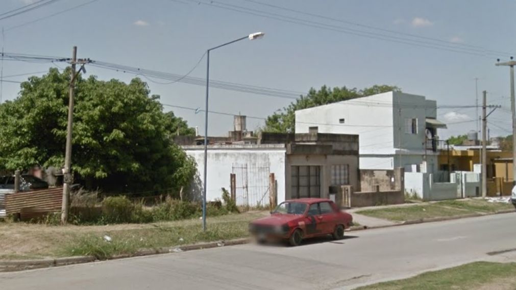 Acá, en esta esquina de San Nicolás, ocurrió el brutal femicidio de Josefa Liliana Farías, de 58 años.