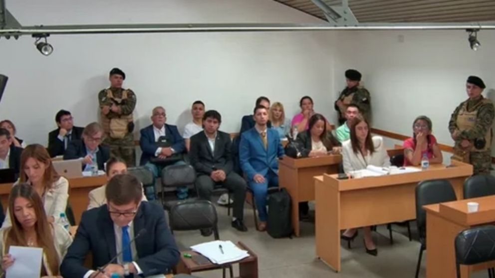 El jurado popular decidió que César Sena, Marcela Acuña, y Emerenciano Sena sean condenados a cadena perpetua por el femicidio de Cecilia.