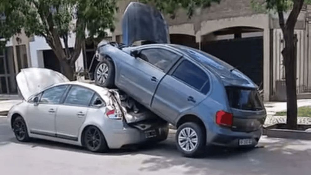 Así quedaron los autos tras el accidente.