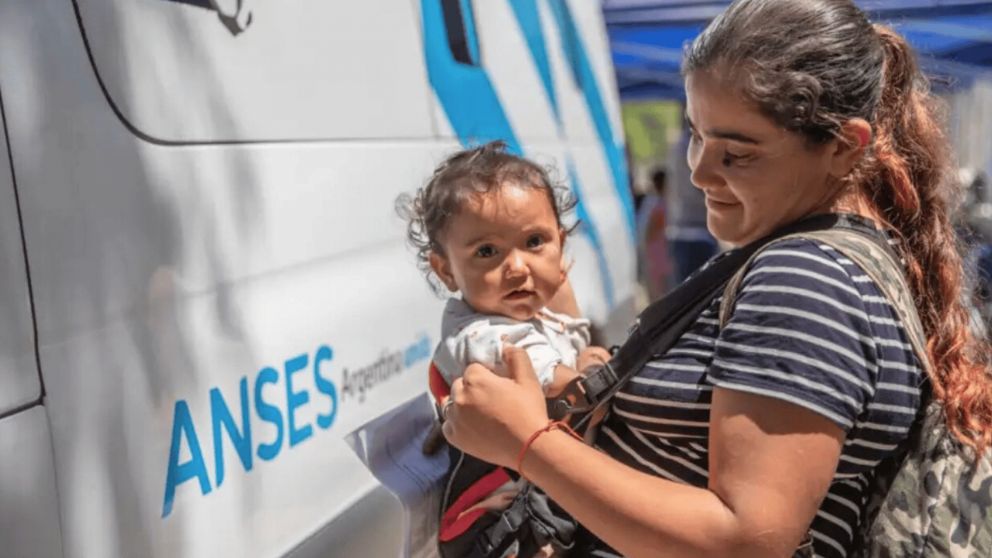 En noviembre, titulares de la Asignación Universal por Hijo recibirán un nuevo aumento (Imagen: ANSES).