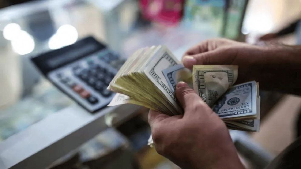 ARCA habilitó un nuevo régimen que permitirá la conversión a dólares de saldos y reintegros vinculados al comercio exterior (Imagen ilustrativa).