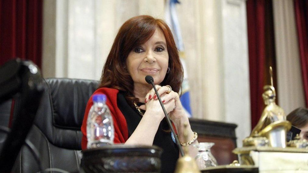 La vicepresidenta, Cristina Fernández de Kirchner, denunció a Google, tras ser mencionada en el buscador como "ladrona de la Nación Argentina".