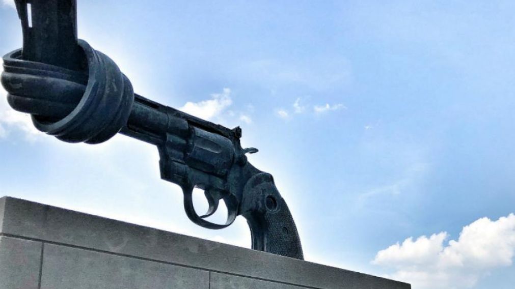El Día Internacional de la No Violencia se conmemora el 2 de octubre.