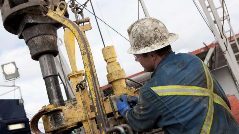 Petroleros convocaron a otro paro nacional en refiner�as, si no hay una mejora en la oferta salarial. 