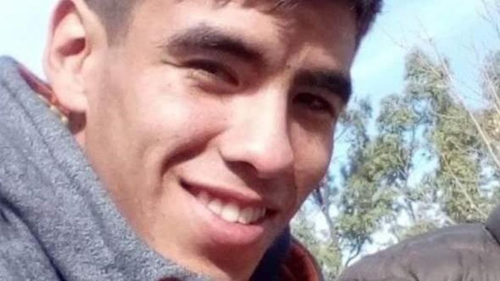 Según la perito de la querella, el joven de 22 años murió por "asfixia" (Archivo).