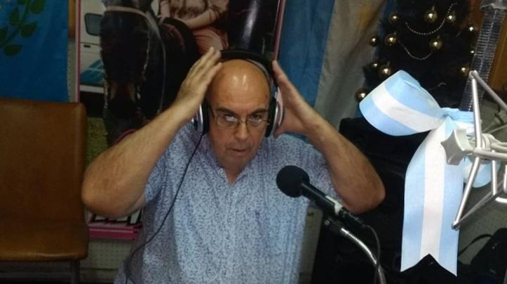 Jorge Dimuro, el conductor de La voz del jubilado, el programa que reivindica a los abuelos.