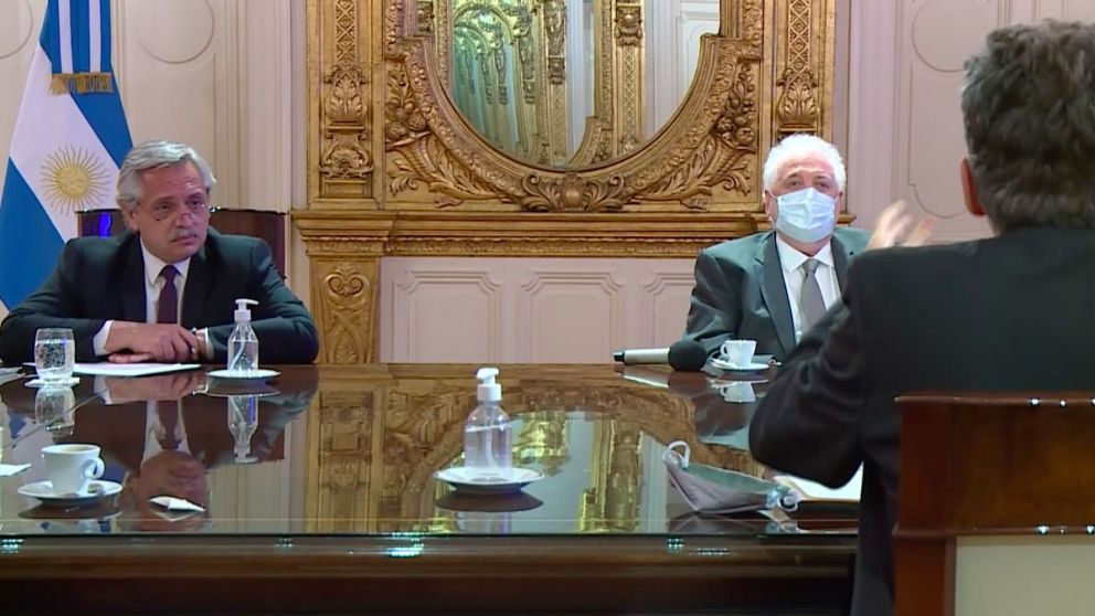 Alberto Fernández reunido con médicos y expertos para analizar la evolución del coronavirus