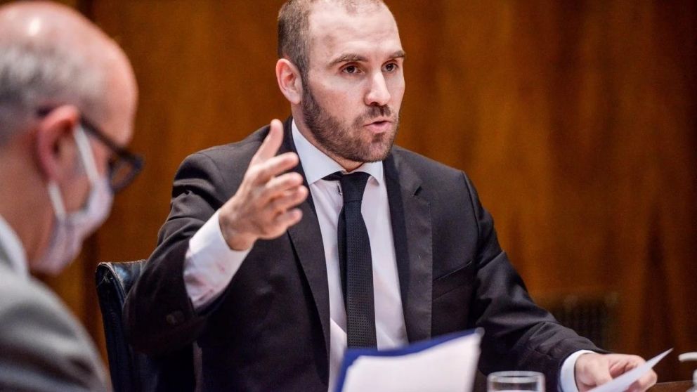 El Ministerio de Economía define el programa y la agenda de trabajo para negociar con el FMI.