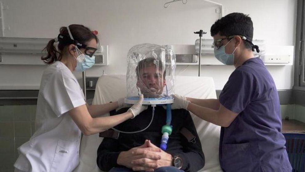 Siete provincias usan cascos de ox�geno para asistir a pacientes con coronavirus. 