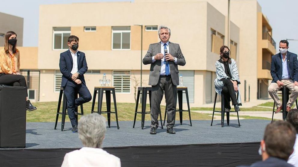 Alberto Fernández: "Tener un techo es un derecho que hace a la condición humana".