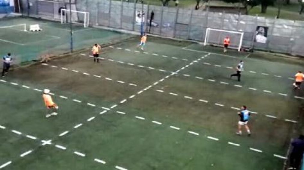 Autorizan el Fútbol 5 en Jujuy con el formato de "metegol humano".