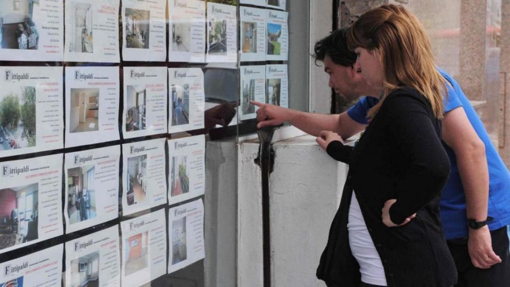 El DNU incluye inmuebles destinados a vivienda y también para uso comercial.