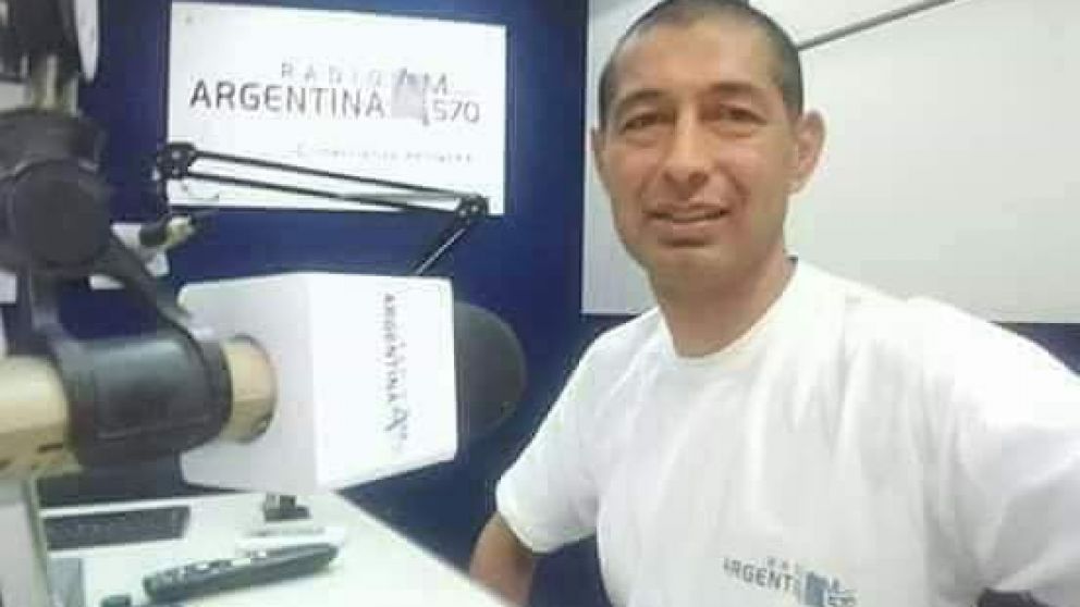 Alberto Contreras es periodista y preceptor en Hudson.