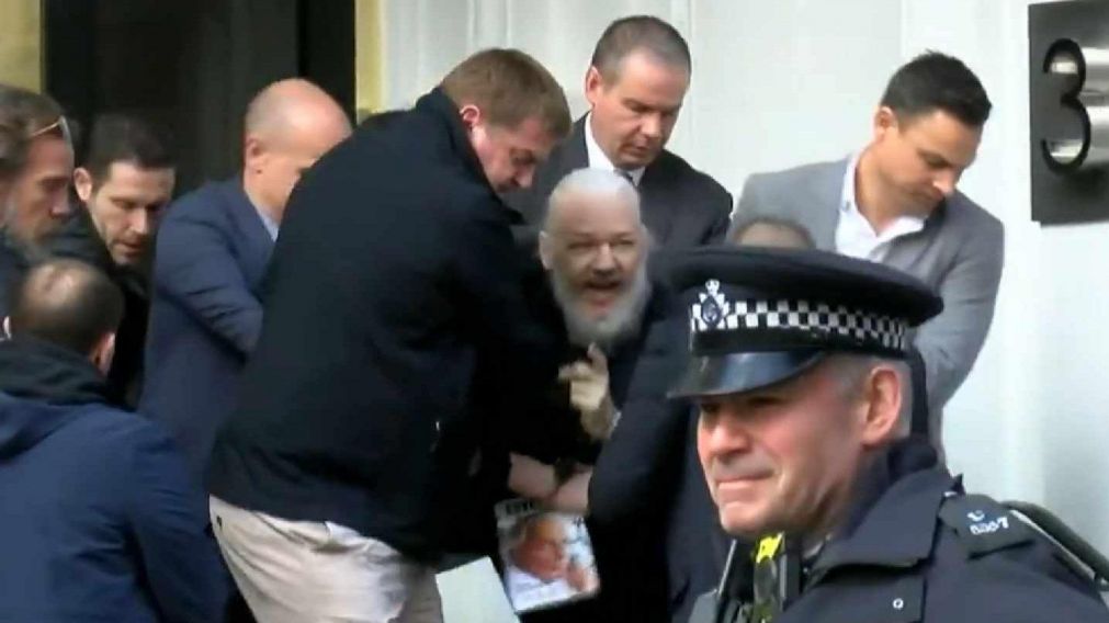 Julián Assange, el creador de Wikileaks, enfrenta su posible extradición a Estados Unidos en el Reino Unido. (Gentileza France 24)
