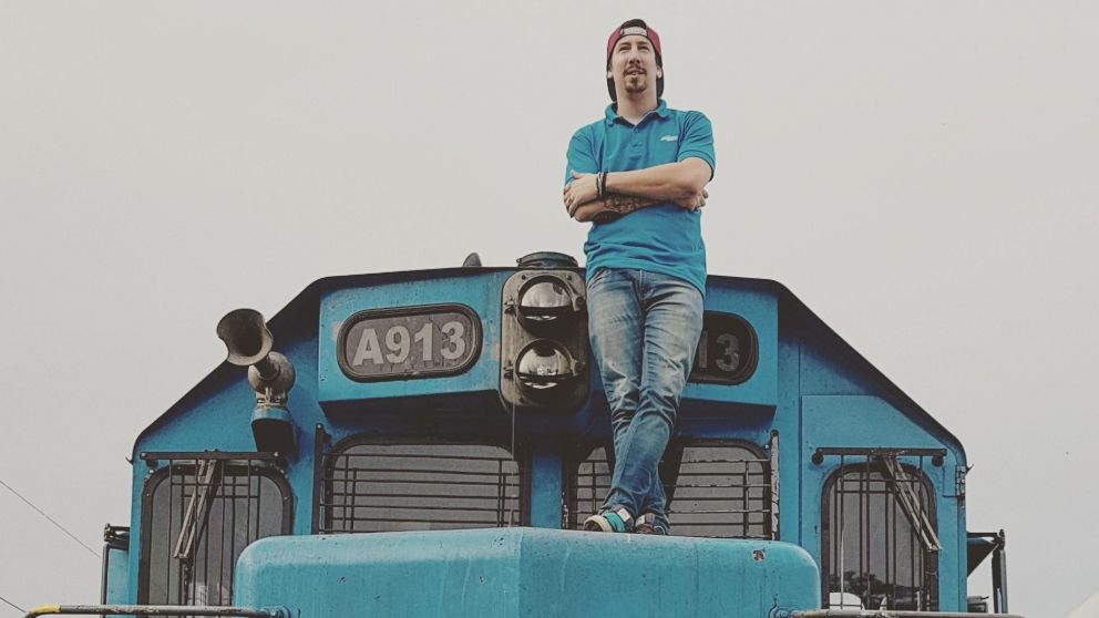 El maquinista Damián Solari fue felicitado por el presidente de Trenes Argentinos al protagonizar "un acto casi heroico" (Facebook).