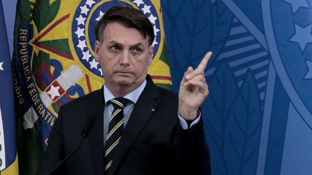 Bolsonaro amenazó con sacarle "la tarjeta roja" a miembros de su equipo económico