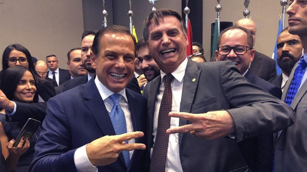 Joao Doria y Jair Bolsonaro, enfrentados por la vacuna de coronavirus.