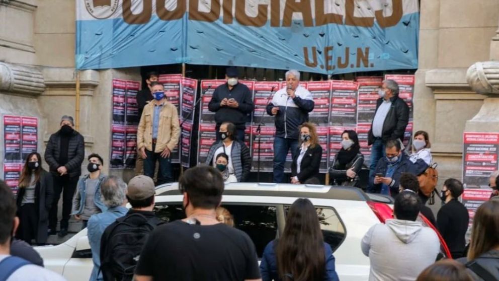 Judiciales pararon por aumento, derechos y un plan integral.