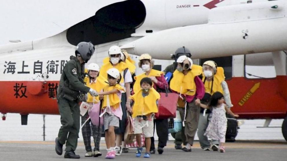 Japón ordenó evacuar a más de 1,8 millones de personas por el tifón Haishen.