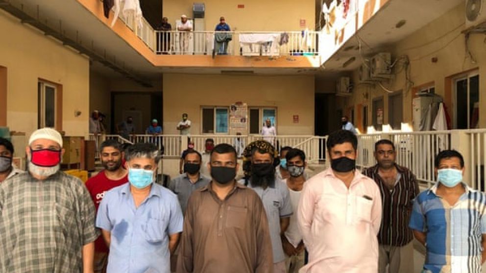 Inmigrantes asi�ticos hacinados, sin salario, ni comida.