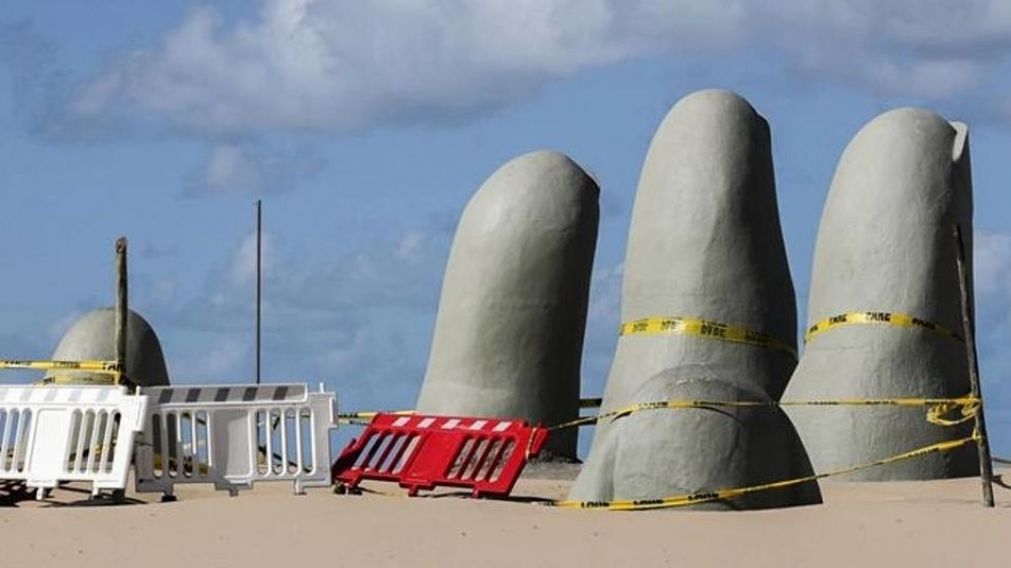 Uruguay analiza reabrir el turismo a extranjeros y la posibilidad de acceso en auto desde Argentina.