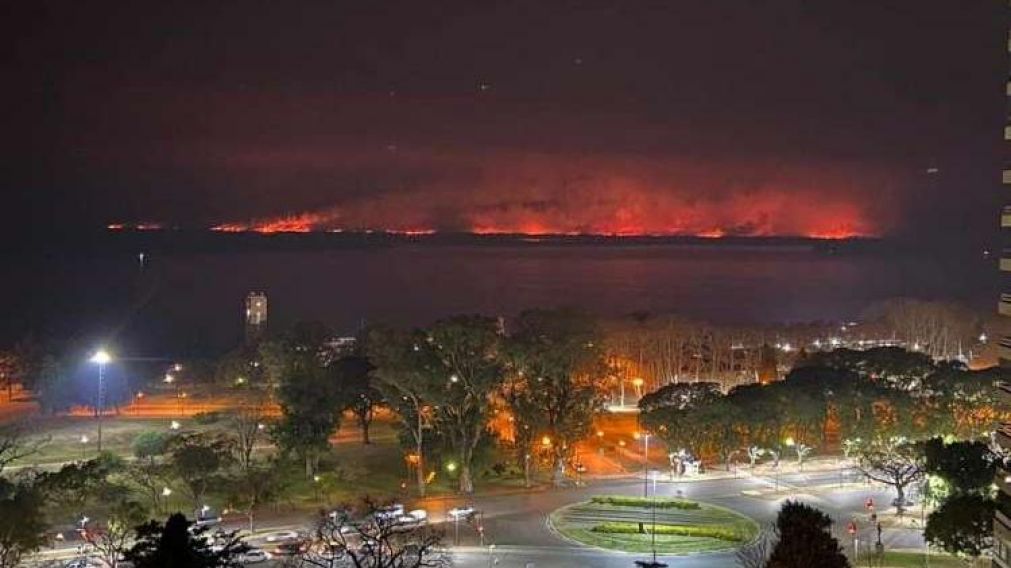 El humo invade las ciudades aledañas.